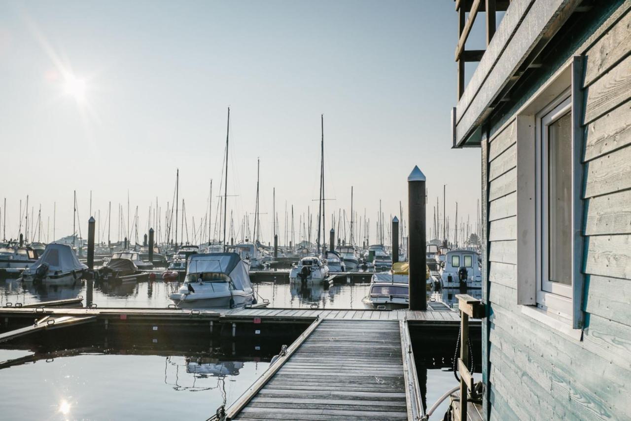 Hausboot Emmas MeerZeit, tolle Dachterrasse, Parkplatz - B&B Neustadt in Holstein