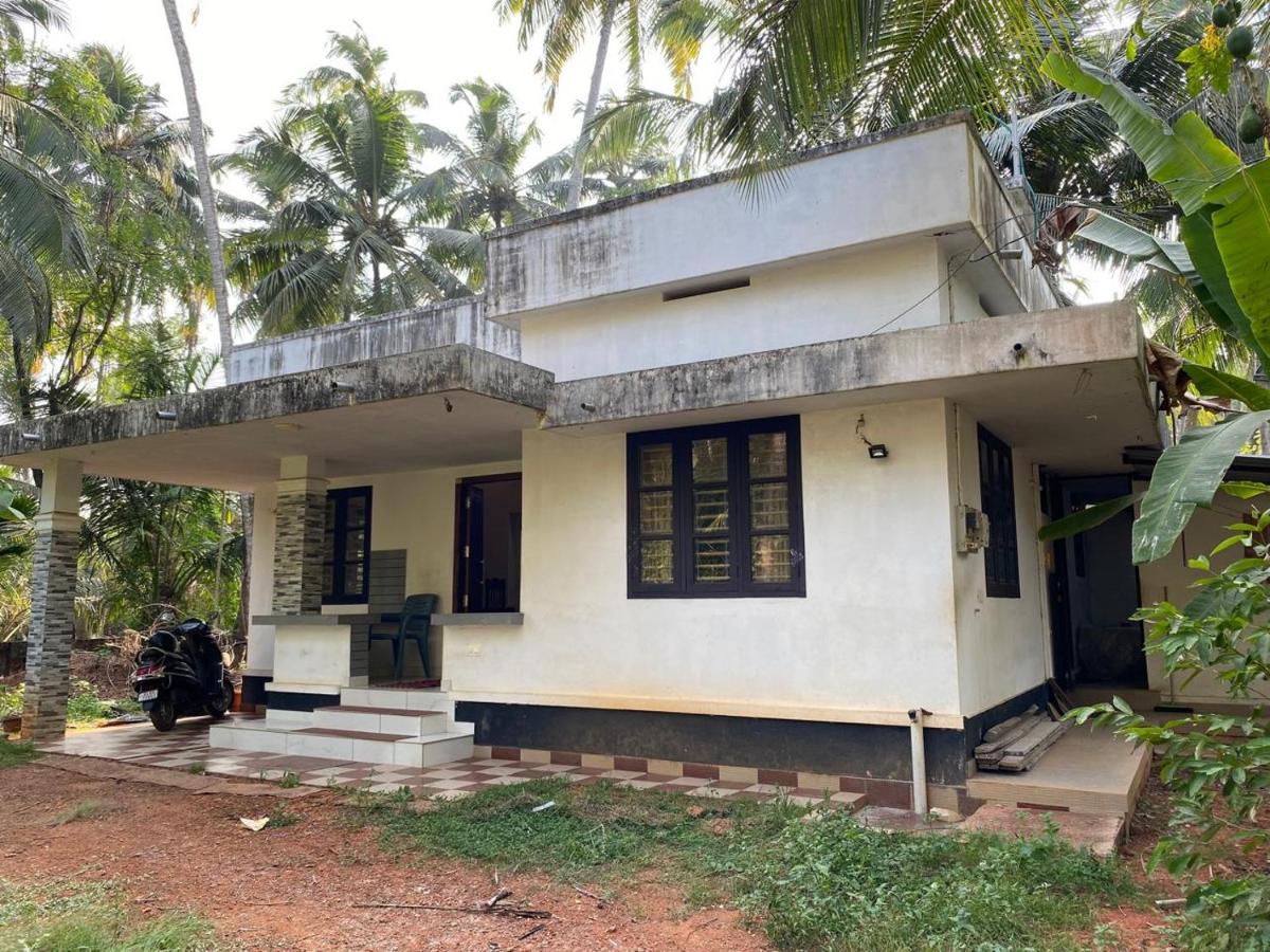 Thiruthi Homestay - B&B Vallikunnu