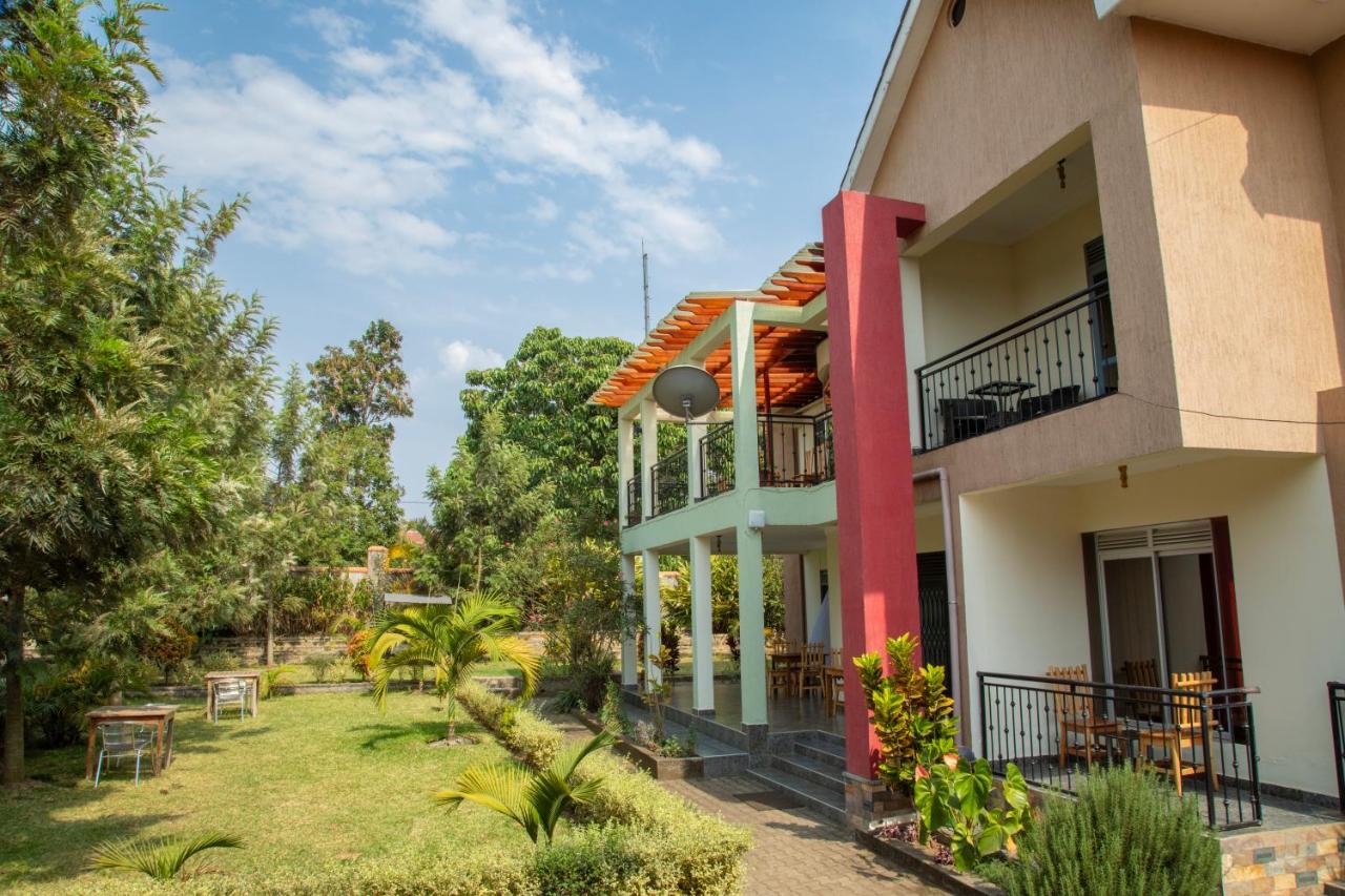SILVER OAKS HOTEL Boma - Bed and Breakfast