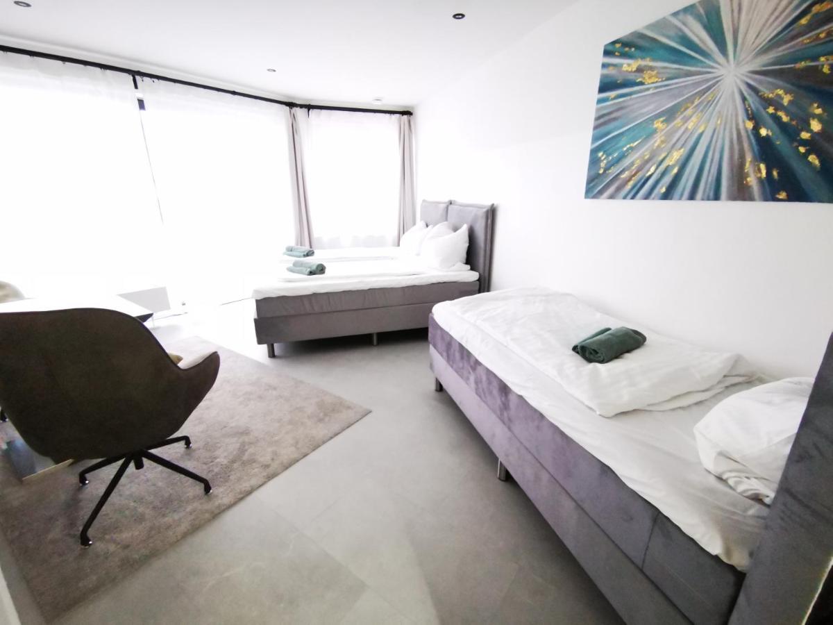 HH 06 by ROCKCHAIR - SUPERHOST Status - Modernes Apartment mit sonnigem Balkon & premium Boxspringbetten in Winterhude - Hamburg Top Geheimtipp - Chambres d'hôtes Hambourg
