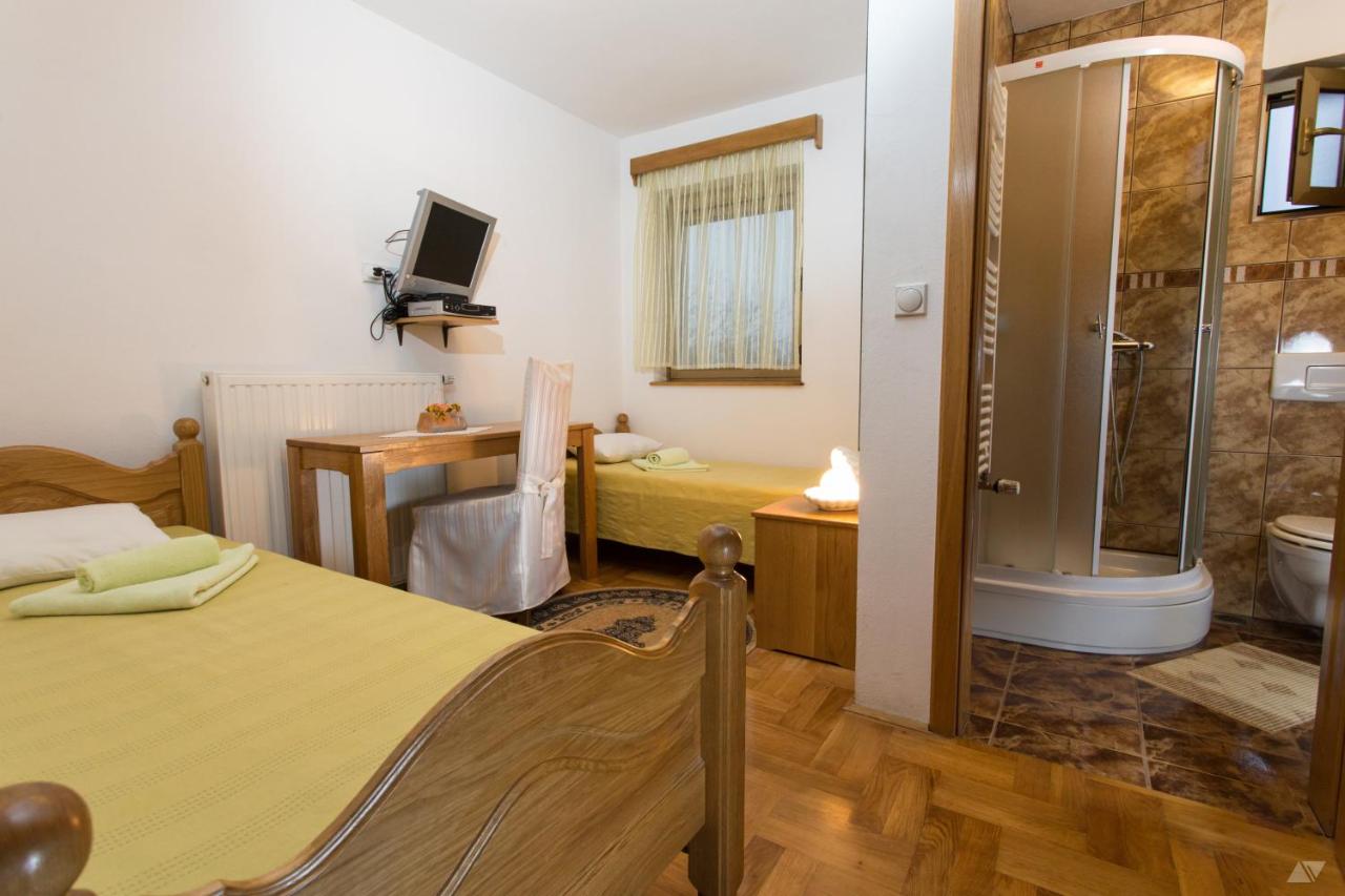 Twin Room with Bathroom