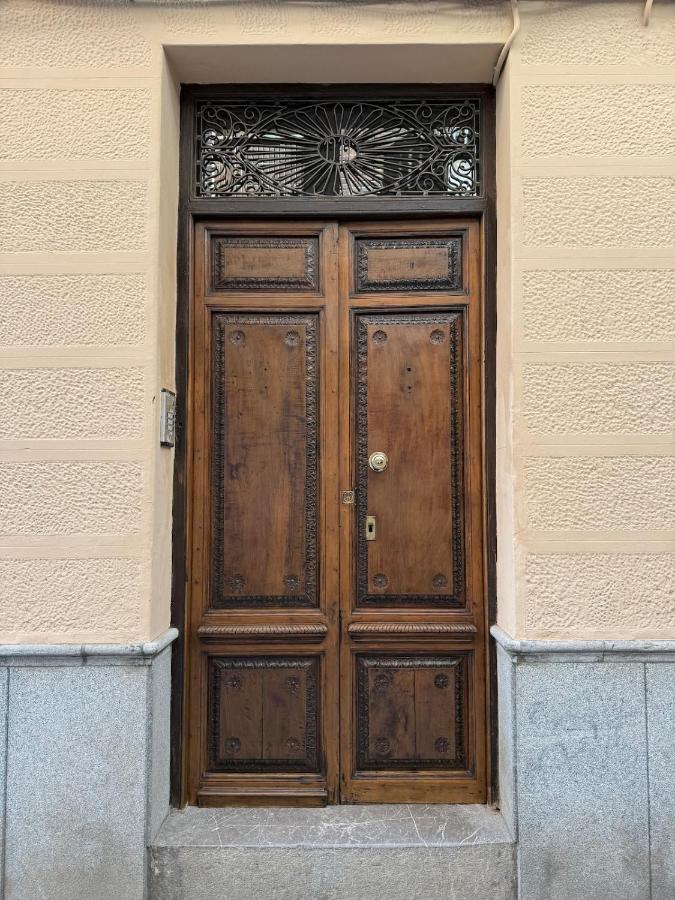 Andalusian Ruby - Light-Filled Apartment by the Cathedral - 2A - Bed and Breakfast Granada