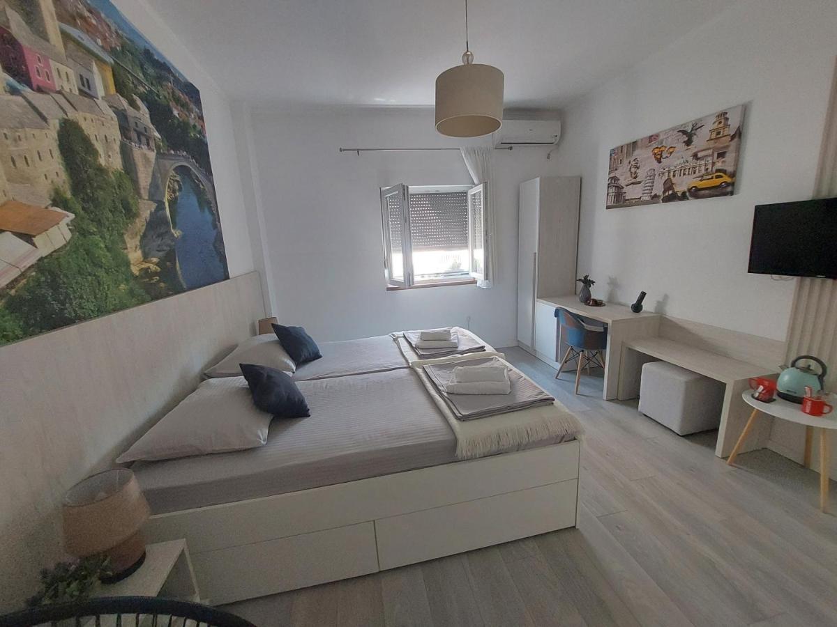 Deluxe Double Room (2 Adults + 1 Child)