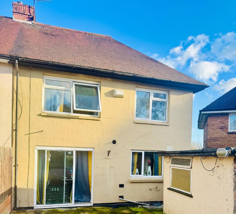 Birmingham 3 bedrooms- Sleeps 6- Free parking - B&B Kidderminster