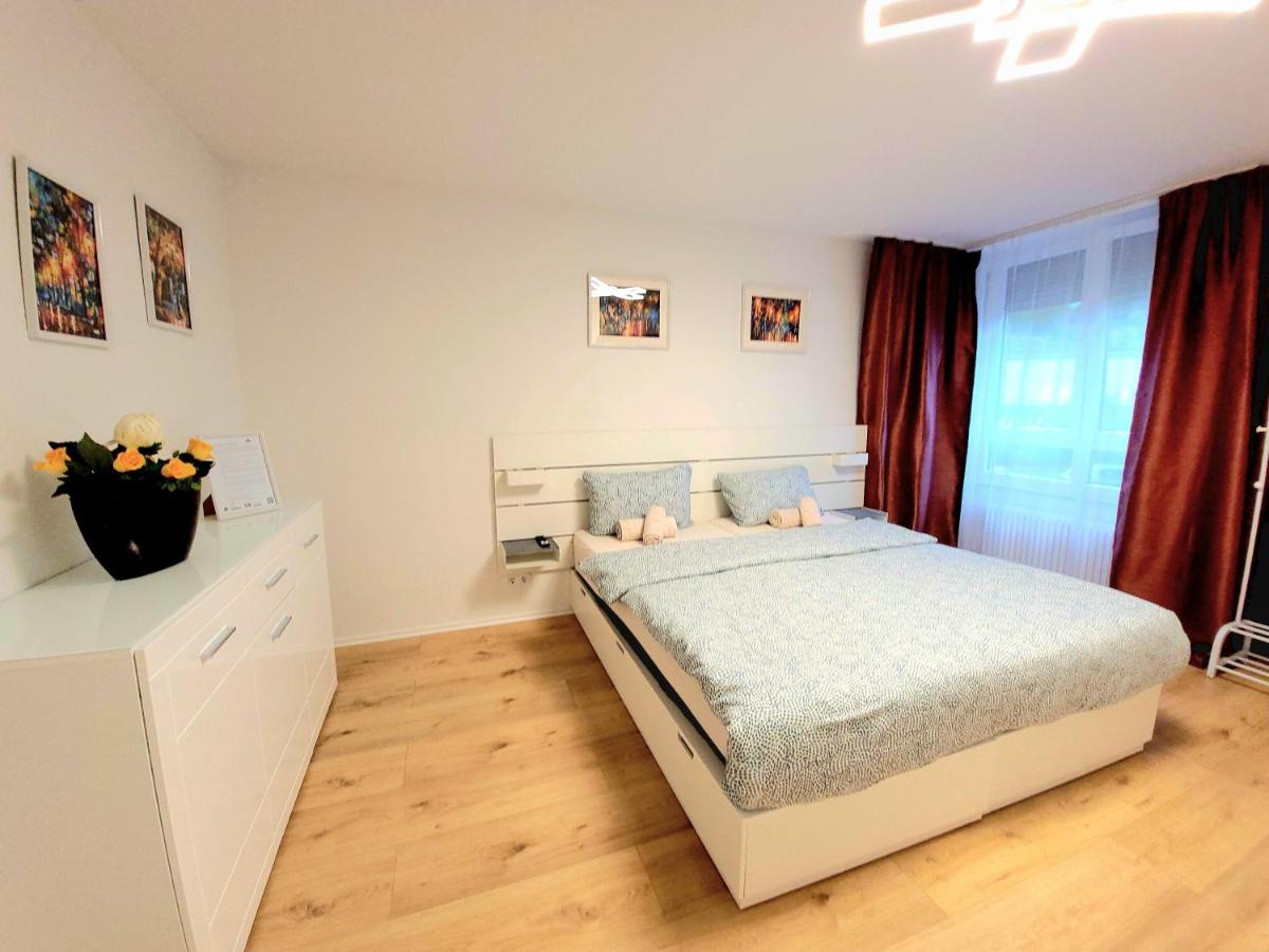 2 Zimmer, 4 Person, Balkon - B&B Essen