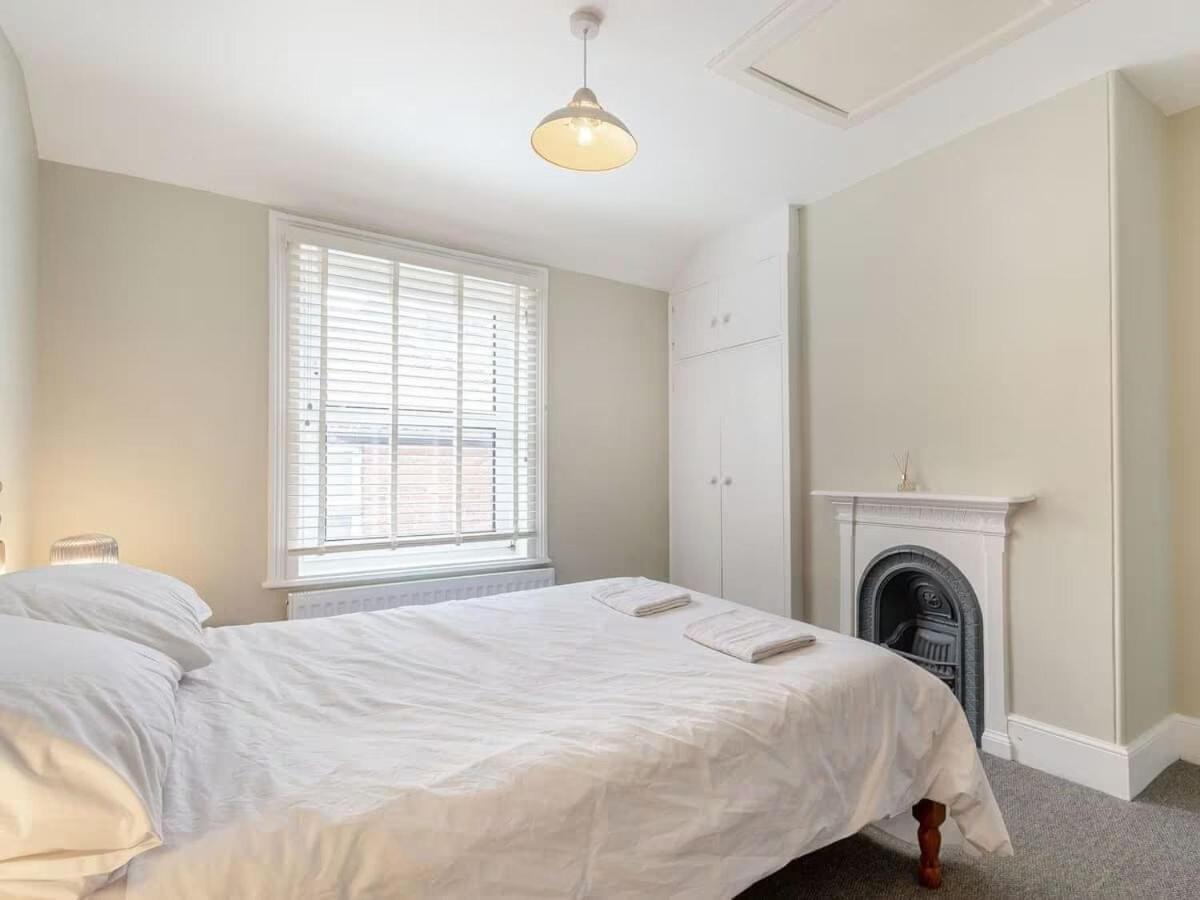 Sea View Apartment Near The Beach and Town Center - Chambres d'hôtes Cromer