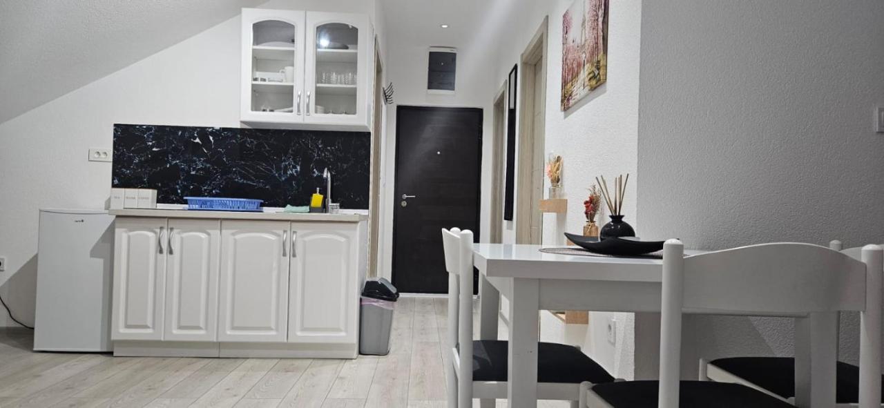 Taksim Apartman 1 - B&B Igalo