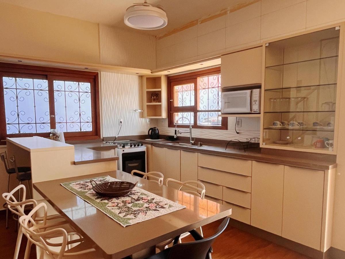 Casa 100 metros da praia - 3 quartos - B&B Imbituba