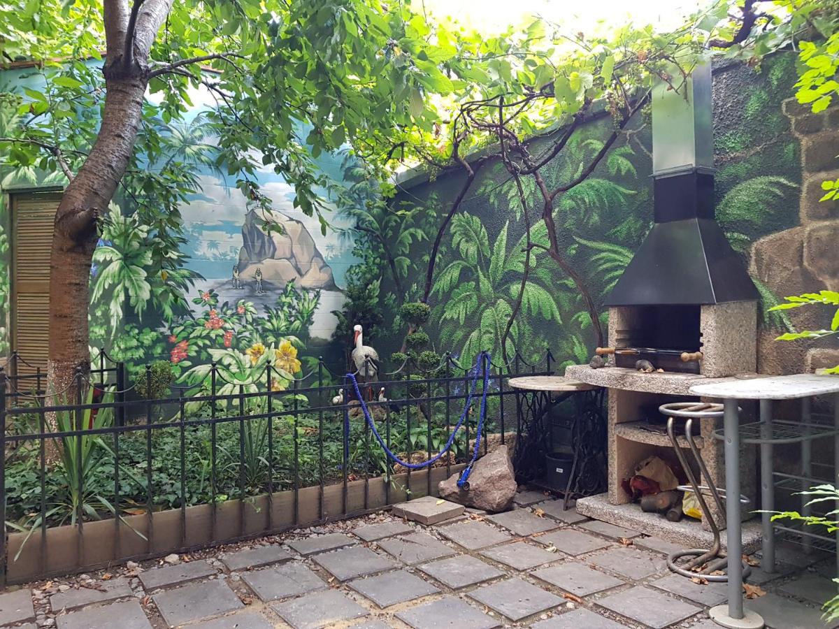 Two-Bedroom Deluxe Apartment with Garden View