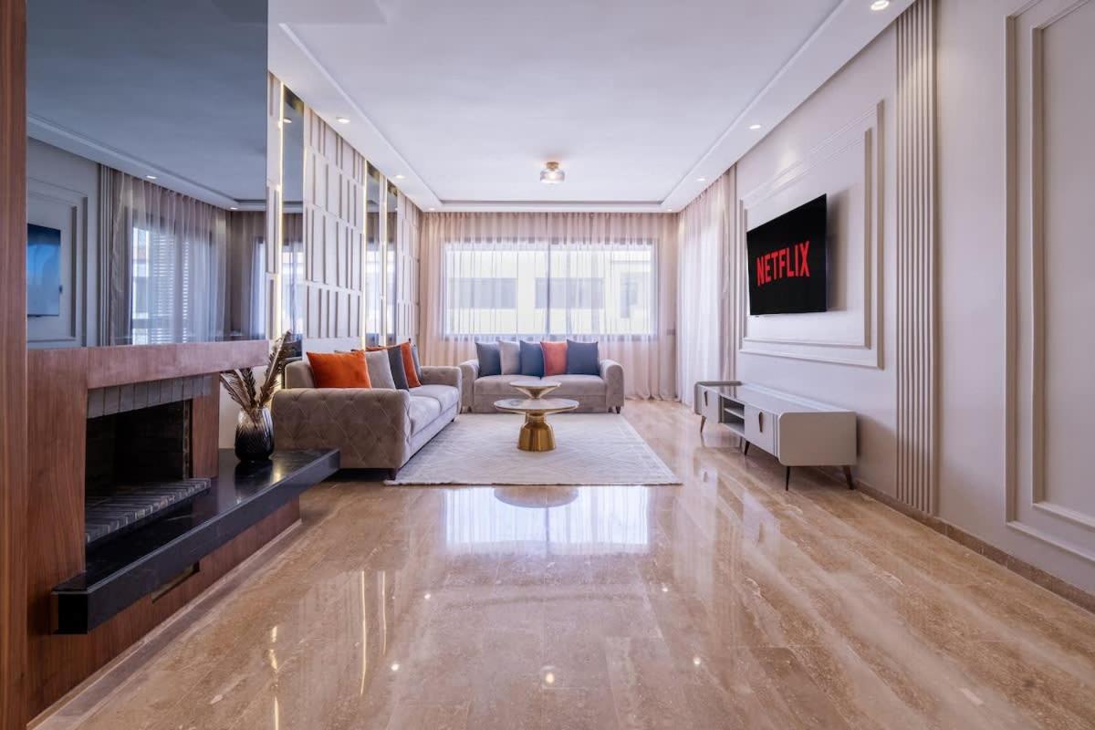 Appartement Somptueux avec Piscine - Ferienwohnung