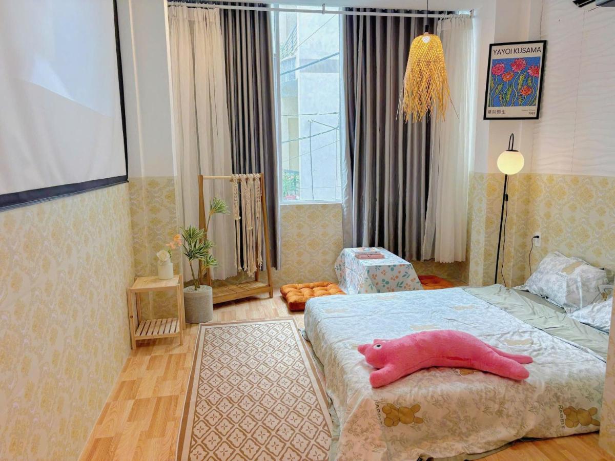 Studio Lit Queen-Size 