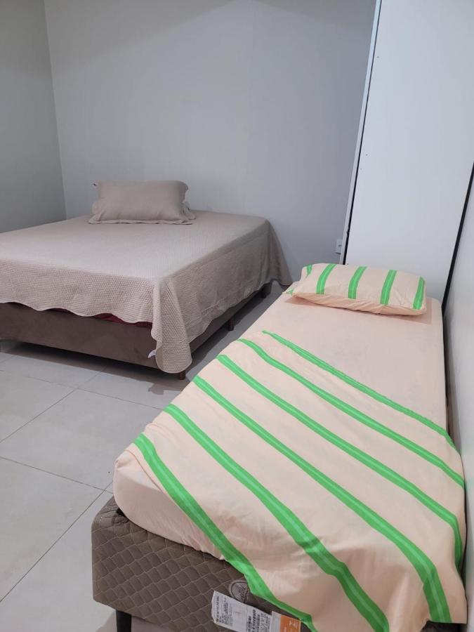 Loft 80 metros do mar na Praia Central com garagem - B&B