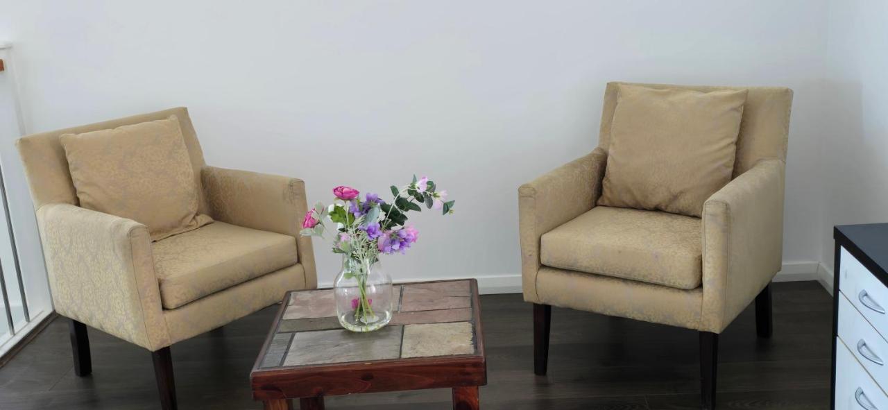 New 5x bedroom The Ponds House - B&B Schofields