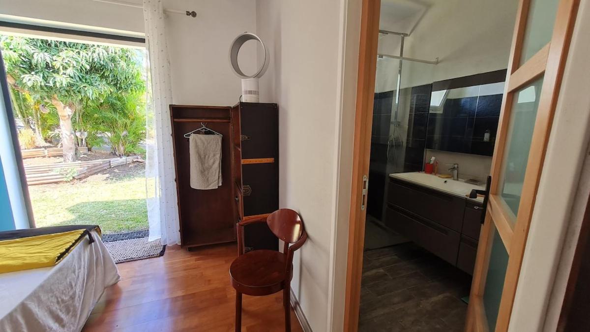 Logement cosy dans belle villa, piscine,vue océan - B&B La Possession