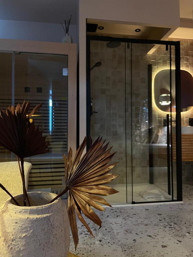 Love Room Strasbourg, Sauna, Spa, Suite Ibiza, Évasion Romantique et Sensuelle - B&B Estrasburgo