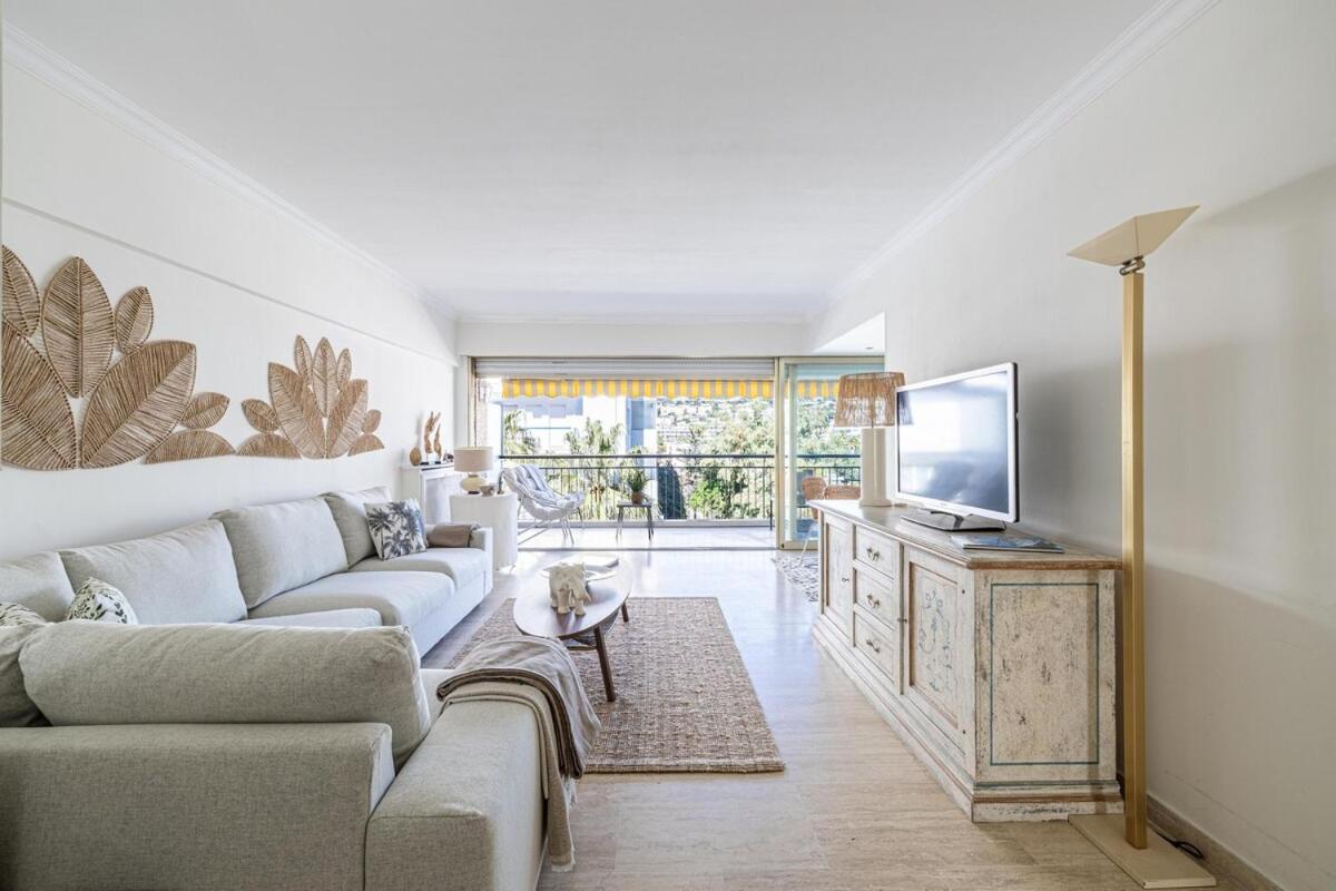 PALM BEACH, sea view apartment, 100m from beaches - B&B Cannes