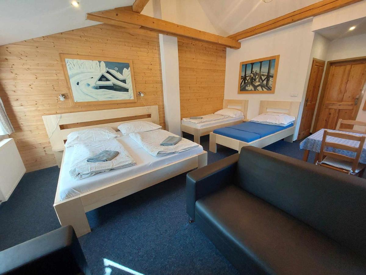Quadruple Room with Private Bathroom