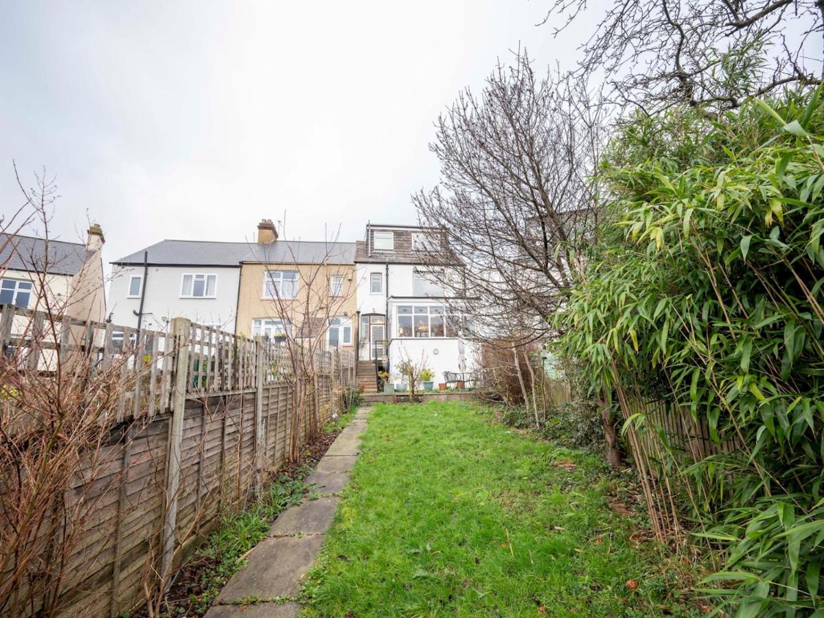 Spacious 3bedroom house near Crystal Palace London Pass the Keys - B&B