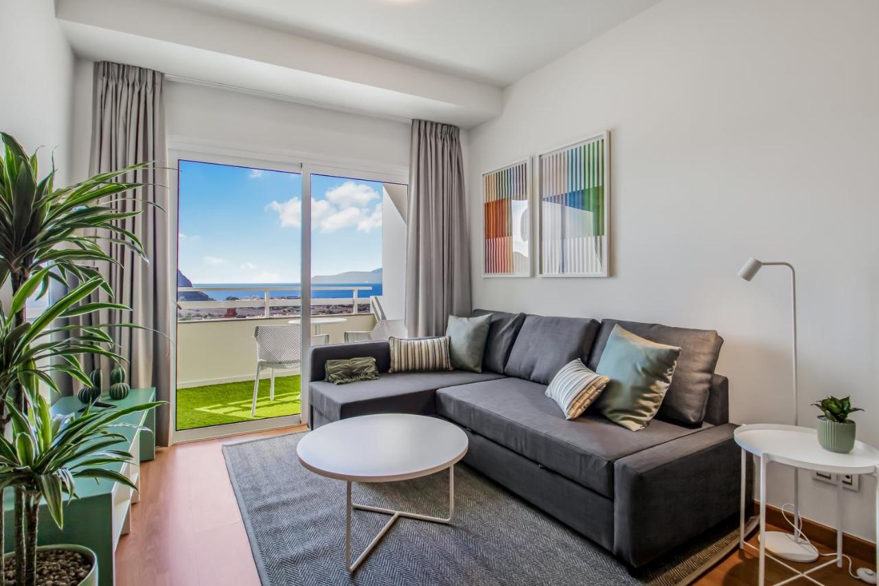 Two-Bedroom Apartment with Balcony and Sea View