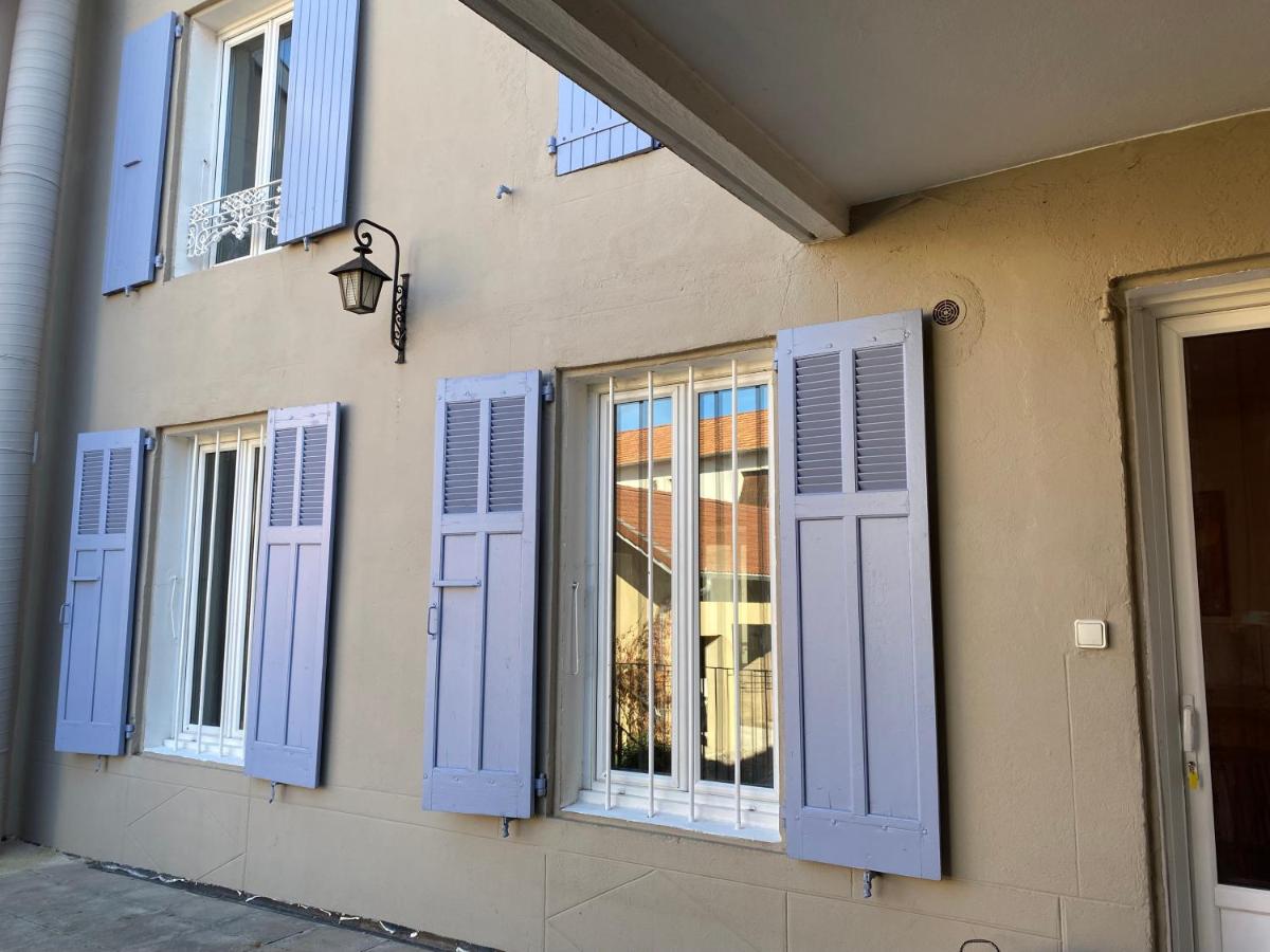 Chez Lisoune Gite de charme sur terrasse et cour - B&B