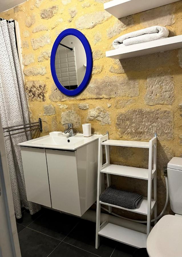 Studio Cosy Rue piètonne calme Centre-ville Uzès Climatisé - B&B Uzès