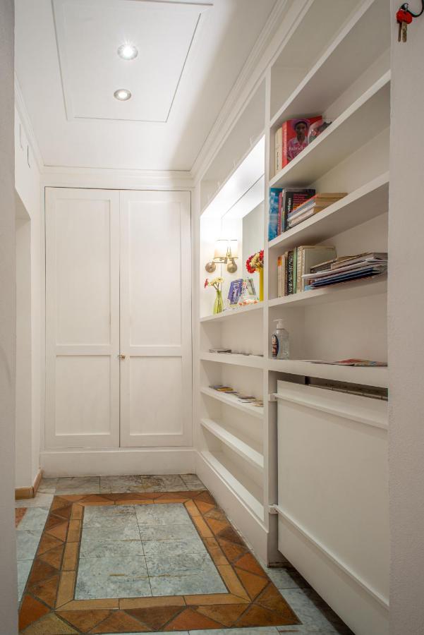 One-Bedroom Apartment with Terrace