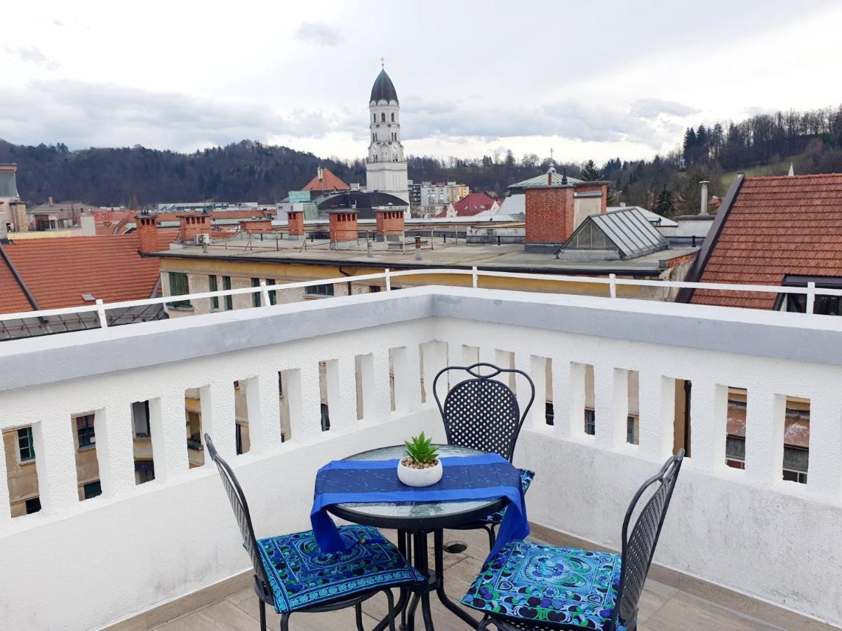 Riverside Loft - Castle View & Free Parking & Terrace - B&B Lubiana