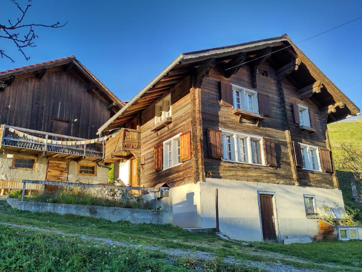 Charmantes Strickhaus im Val Lumnezia - Ferienwohnung Vigens