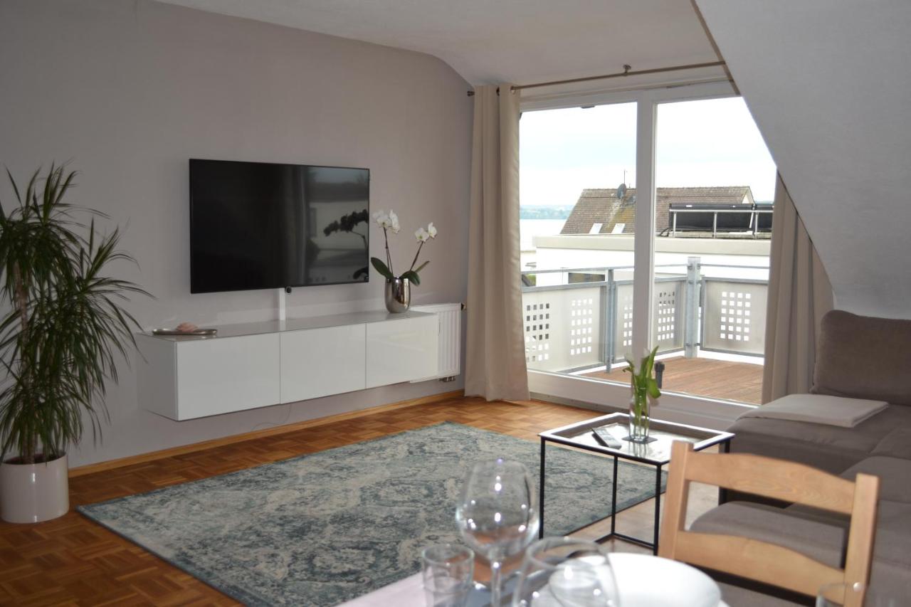 SOPHIESFERIENWOHNUNGEN Familienfreundliche 3-Zimmer Wohnungen nur 150 Meter entfernt vom Bodensee - Chambres d'hôtes Unteruhldingen