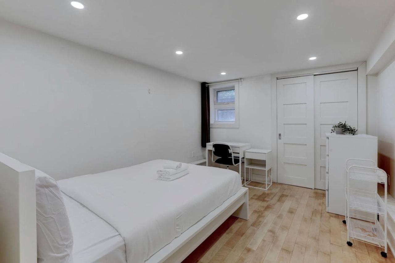 Chic 4BR Plateau Haven Heart of Montreal - Chambres d'hôtes Montréal