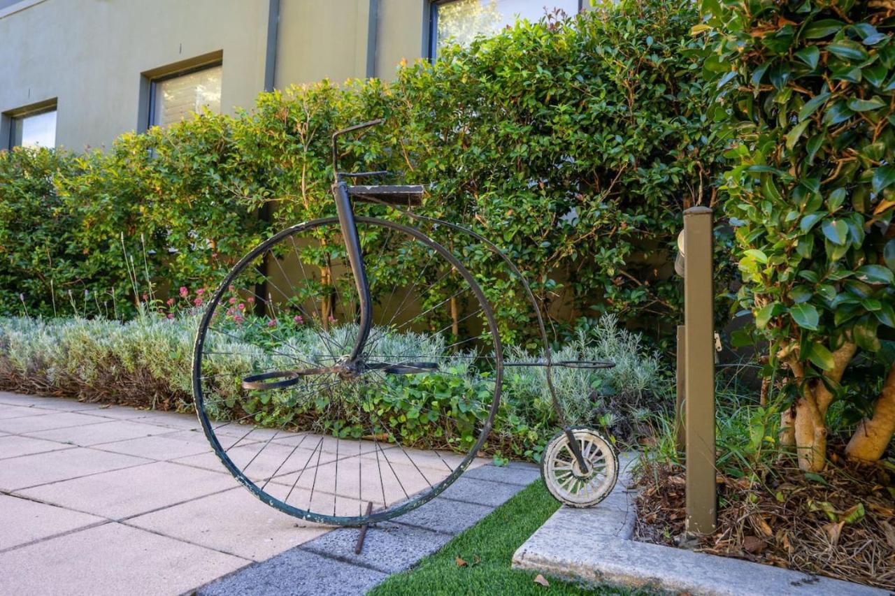 Stylish Studio in the Heart of Old Kingston - Hosted by Canstay - Chambres d'hôtes Kingston