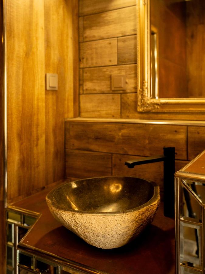 Verdorbene Welten - B&B Schönheide