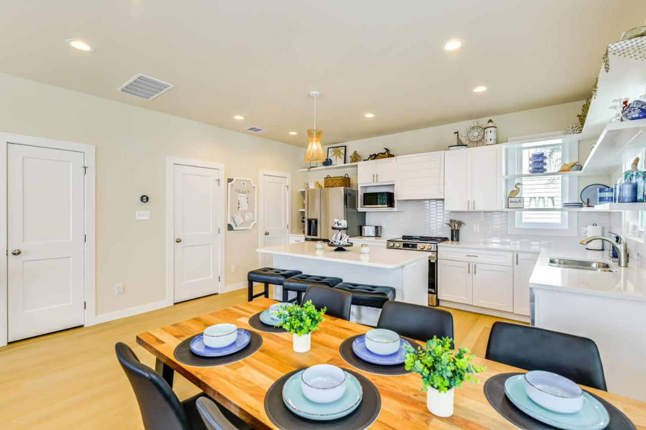 1 Mi to Beach: Home w/ Pool Access in Port Aransas - B&B Port Aransas