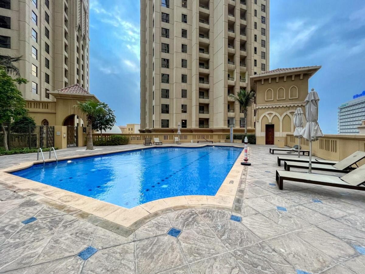 Luxurious Brand New 2BR Apartment in Rimal 1 I Steps to the JBR Beach I GYL Holiday Homes - B&B Dubái