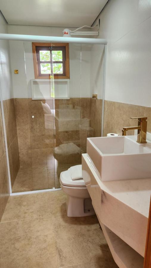 Deluxe Queen Suite