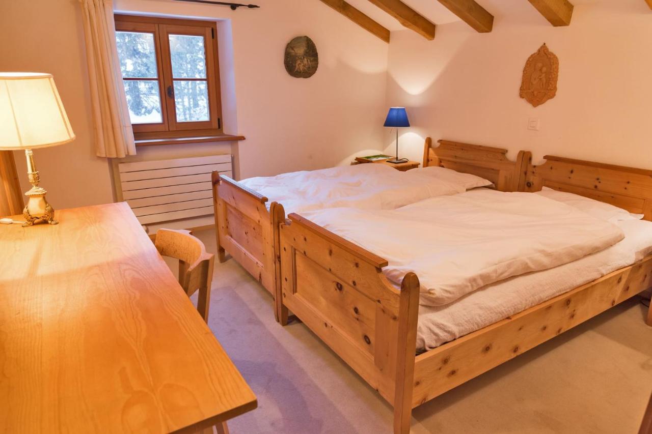 Chalet Gulas - La Punt-Chamues-ch - B&B
