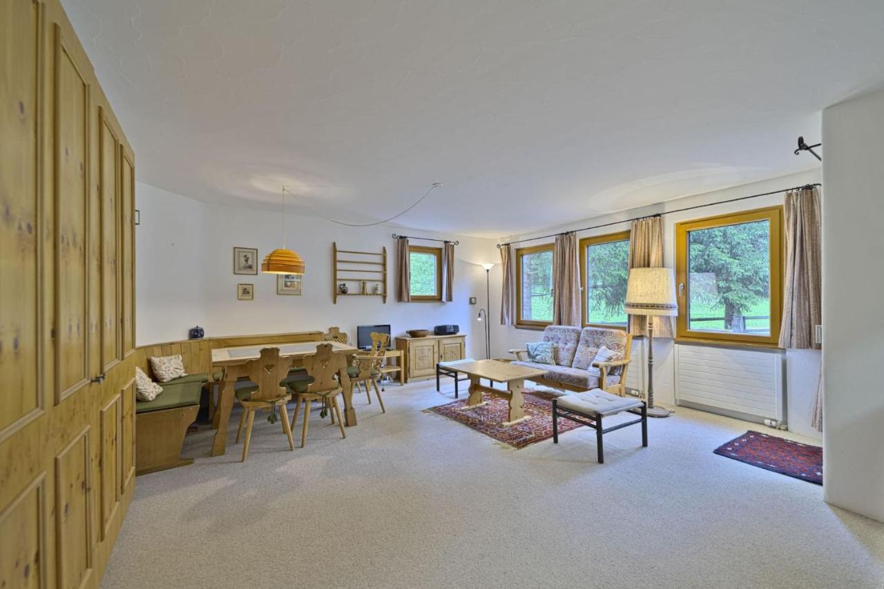 Chesa Tussilago - La Punt-Chamues-ch - B&B