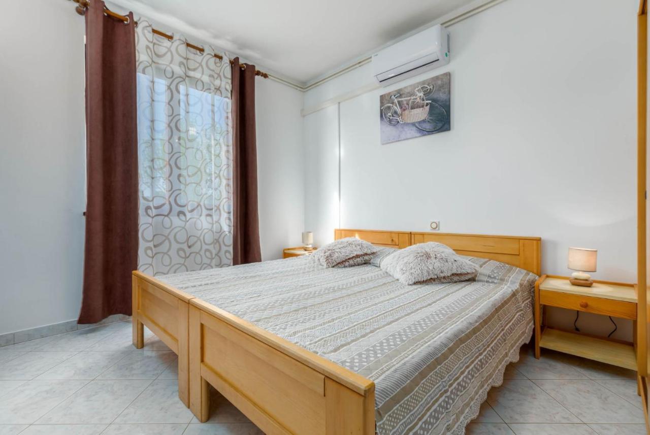 One Bedroom Apartment