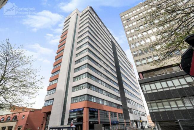 City Centre Chic Apartment with 3 Bedrooms - B&B