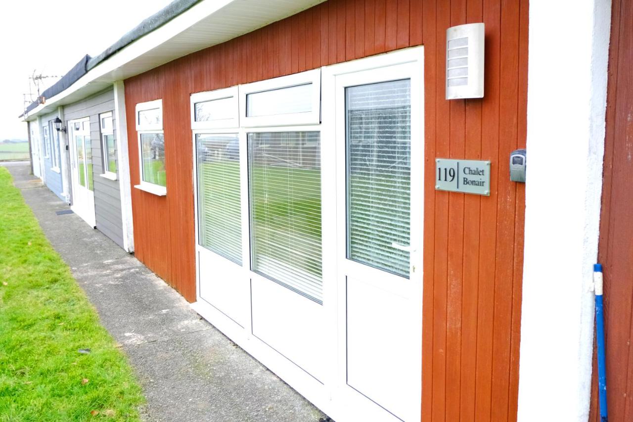 Chalet Bonair Spacious comfortable 2 Bedroom Chalet sleeping 4 Dartmouth - Chambres d’hôtes