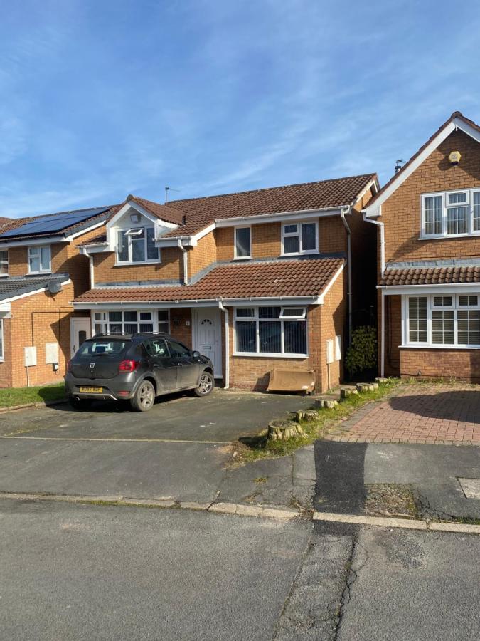 Budget Modern Room in Wolverhampton-Ideal for Work Trips - B&B