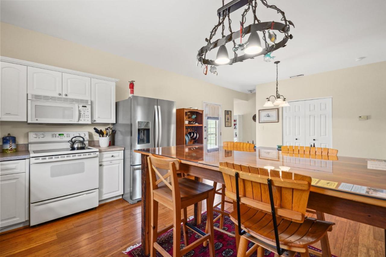 Capeville Cottage - modern comfort close to Cape Charles! - B&B Cape Charles