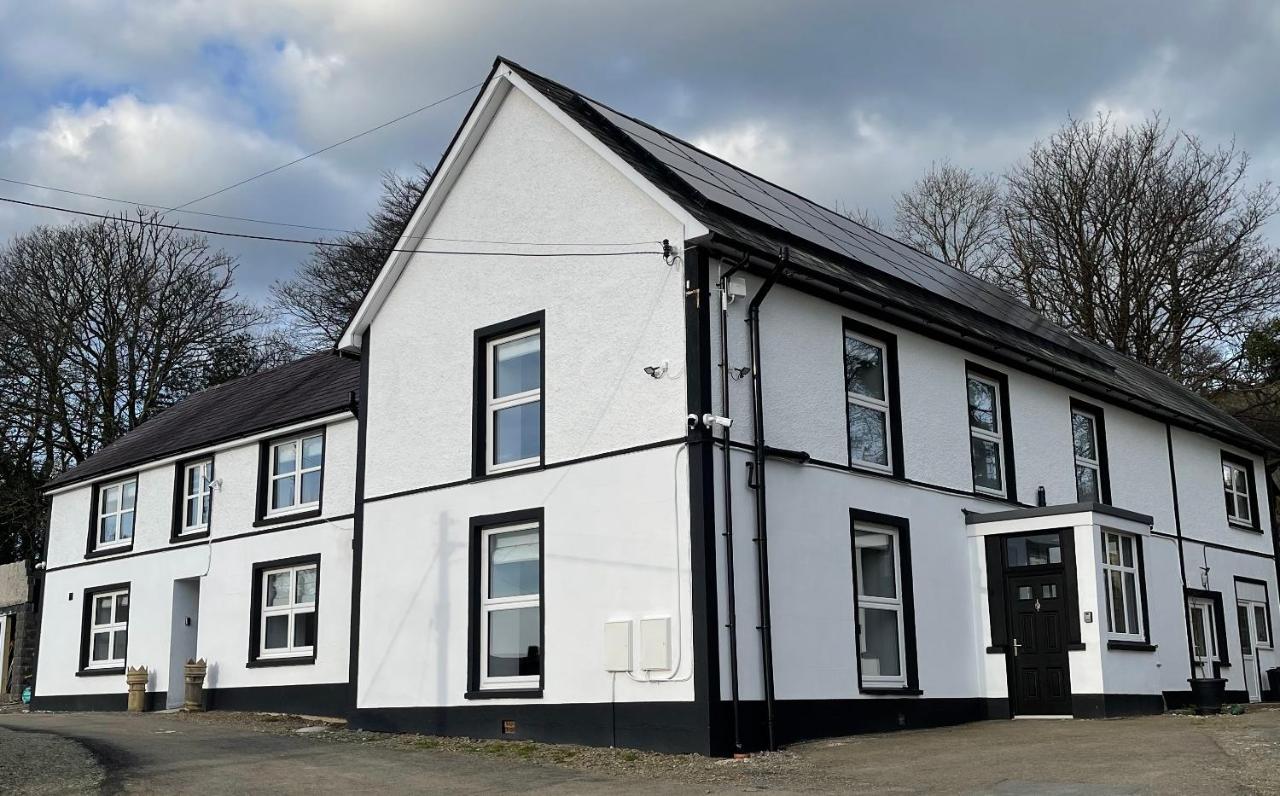 Faerdre Manor Large Holiday Home - B&B