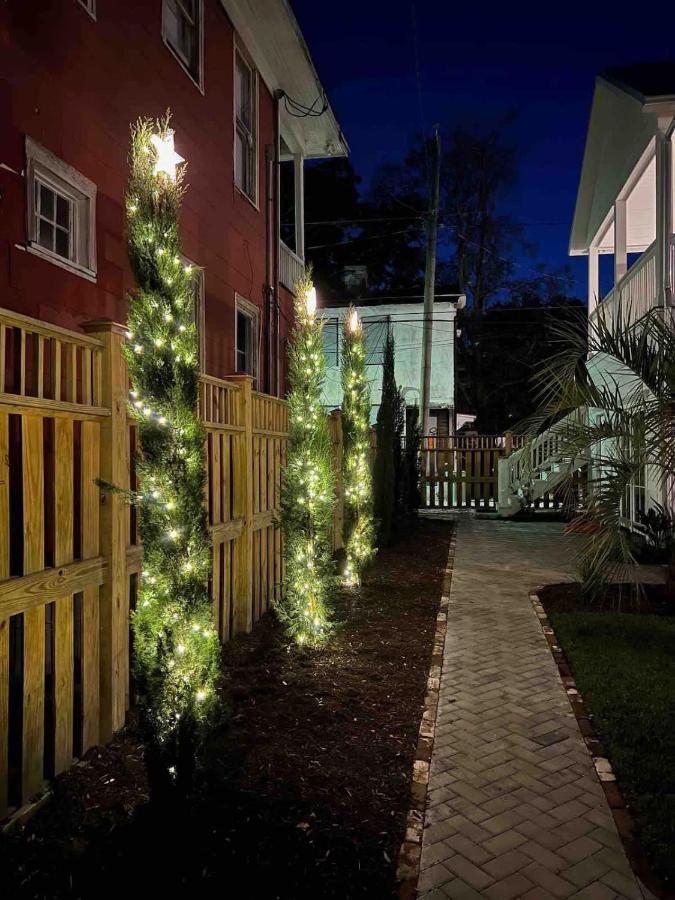 Spacious 3-Floor Downtown Retreat - Prime Location - B&B Savannah