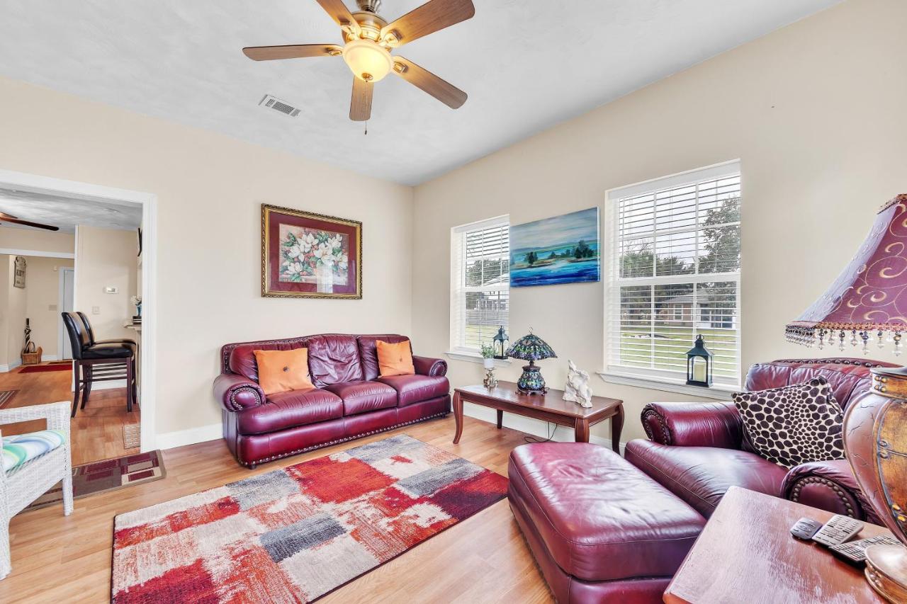 Charming Coastal Retreat in Bay St Louis home - B&B Bay Saint Louis