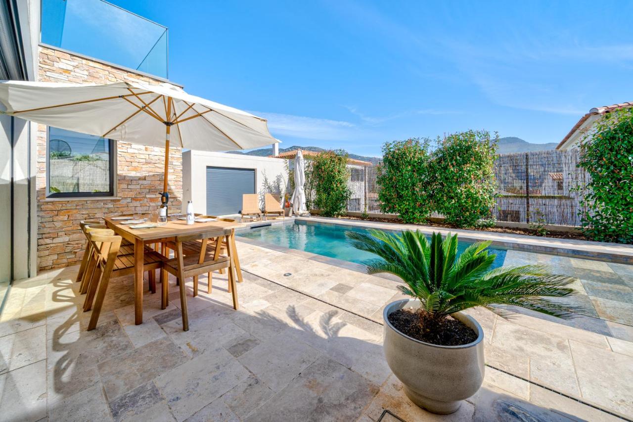 Villa Moderne avec Piscine Privée - Proche de Nice - B&B
