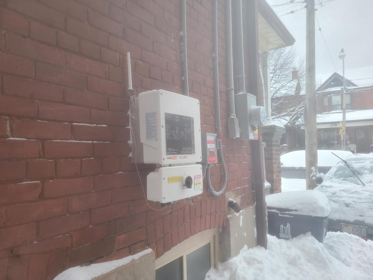 Netzero home with separate Ecoapt Bsmt - Ferienwohnung Toronto