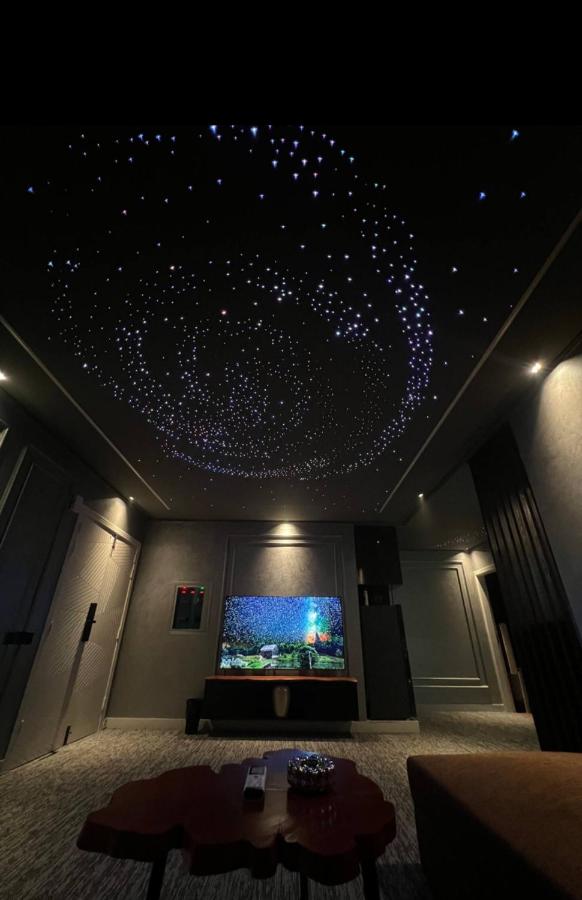 Into the Galaxy - B&B Lahore