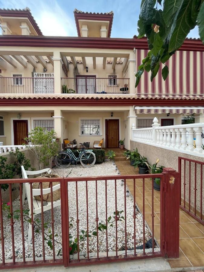 Oasis en la playa con piscina - B&B