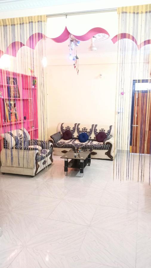 package stay,transport,sightseeing - Chambres d’hôtes Puttaparthi